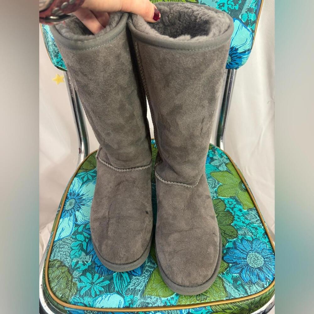 UGG Classic Gray Suede Boots Women’s Size 6 - Picture 5 of 13